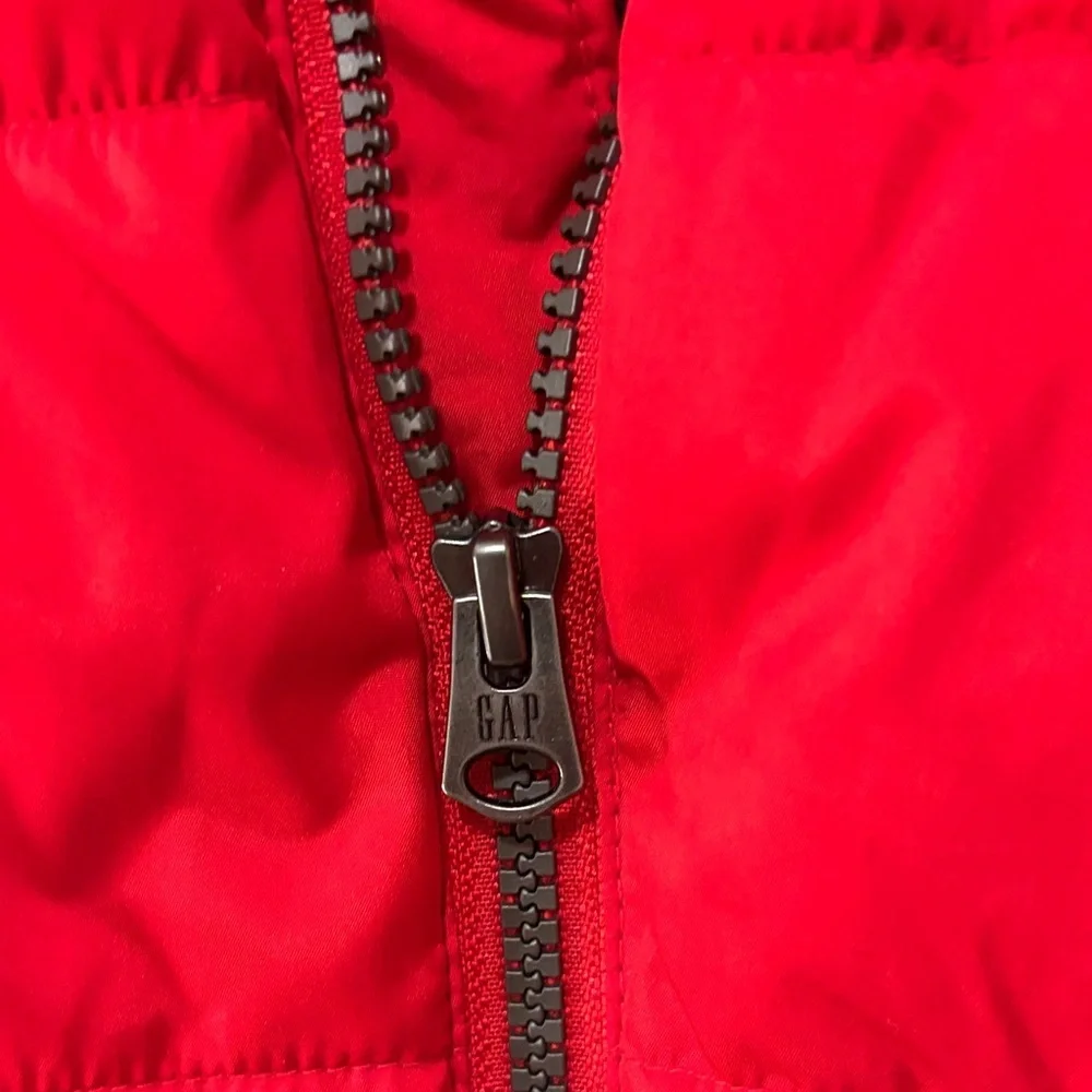 GAP Red Puffer Vest kids